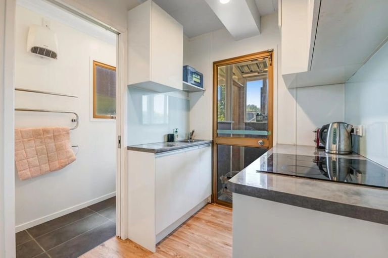 Photo of property in 29 Melandra Road, Stanmore Bay, Whangaparaoa, 0932