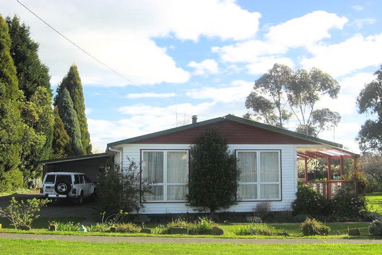 Photo of property in 100 Alexandra Street, Marton, 4710