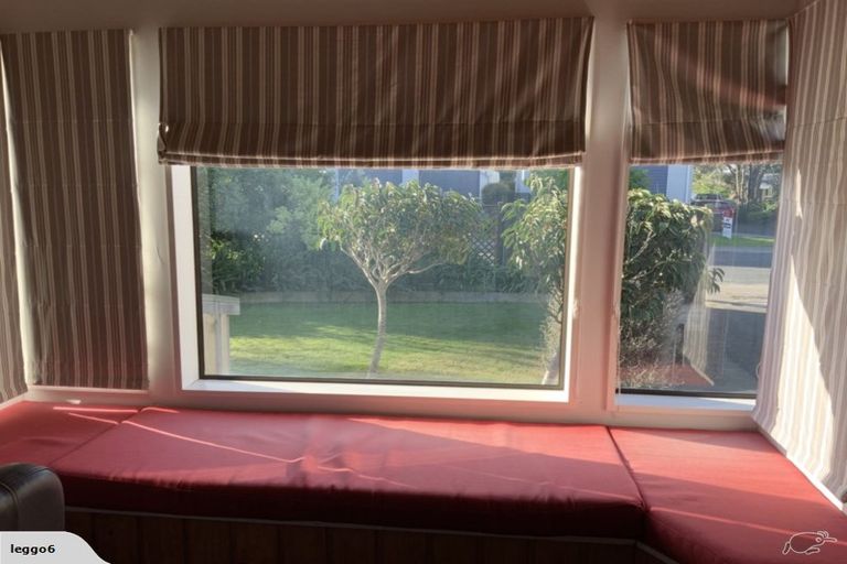 Photo of property in 132 Karewa Parade, Papamoa Beach, Papamoa, 3118