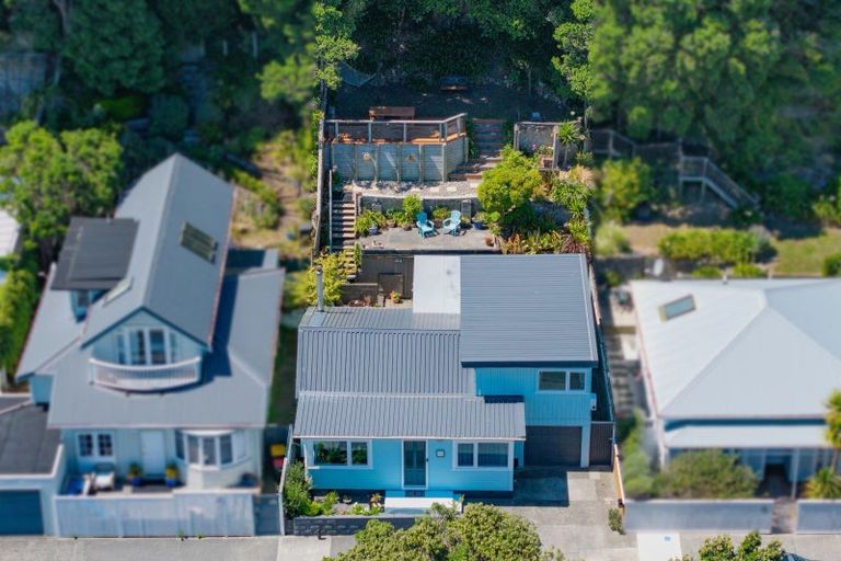 Photo of property in 71 Muritai Road, Eastbourne, Lower Hutt, 5013
