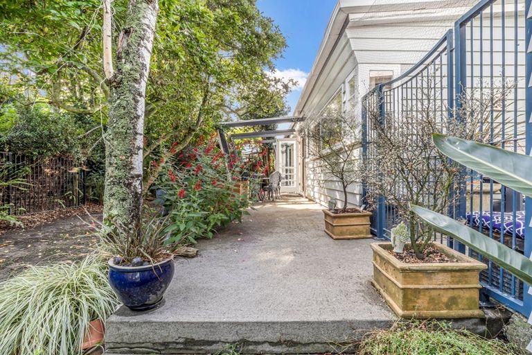 Photo of property in 105a Pahiatua Street, Hokowhitu, Palmerston North, 4410