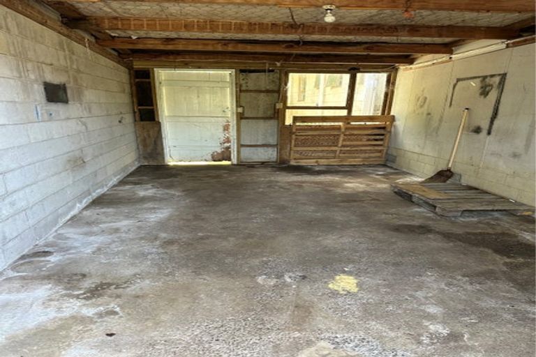 Photo of property in 1/50 Tudor Road, Henderson, Auckland, 0610