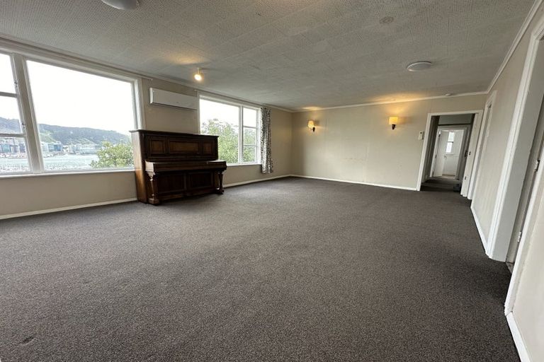Photo of property in 11 Vogel Street, Mount Victoria, Wellington, 6011