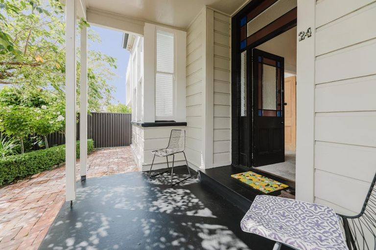 Photo of property in 24 Albert Street, Saint Clair, Dunedin, 9012