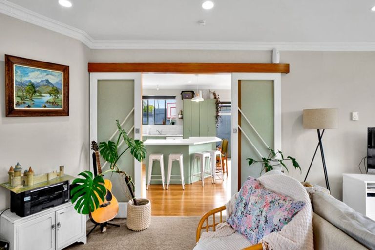 Photo of property in 8a Mahoe Street, Inglewood, 4330