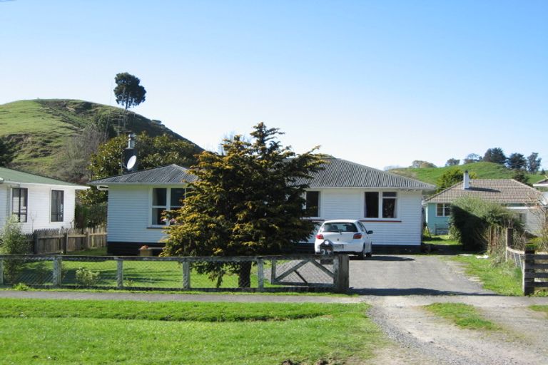 Photo of property in 24 Ongo Road, Hunterville, 4730