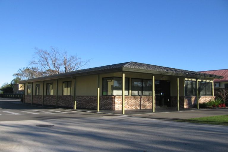 Photo of property in 24 Victoria Avenue, Palmerston North, 4410