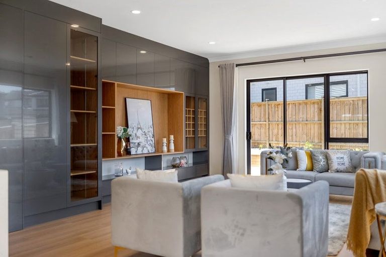 Photo of property in 60 Elevation Street, Flat Bush, Auckland, 2019