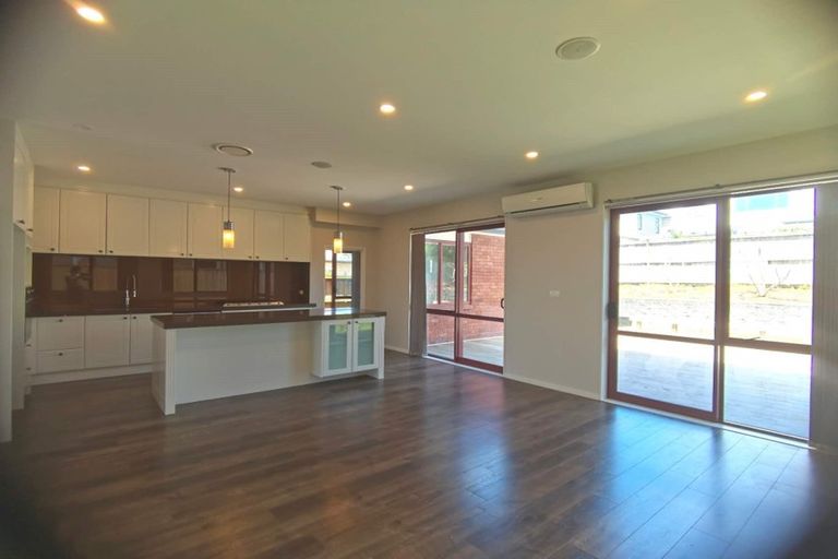 Photo of property in 48 Hughs Way, Flat Bush, Auckland, 2019