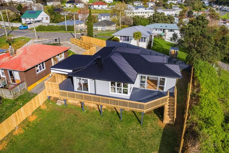 Photo of property in 23 Cumberland Grove, Cannons Creek, Porirua, 5024