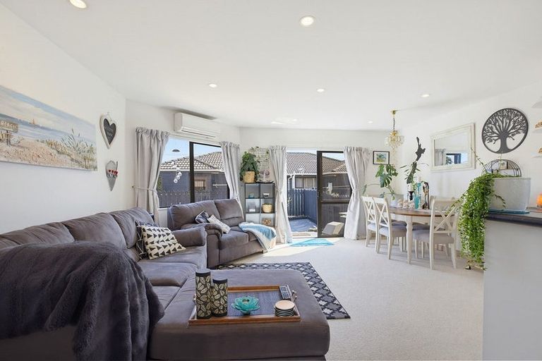 Photo of property in 3/4u Richard Street, Titahi Bay, Porirua, 5022
