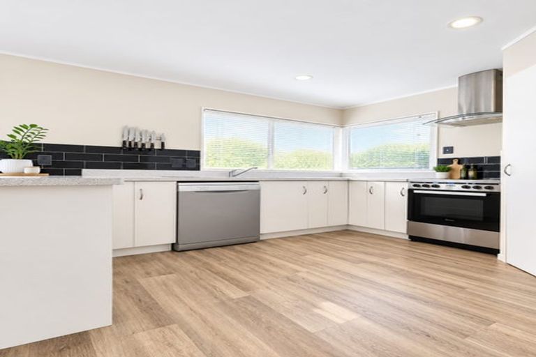 Photo of property in 96a Mangorei Road, Strandon, New Plymouth, 4312