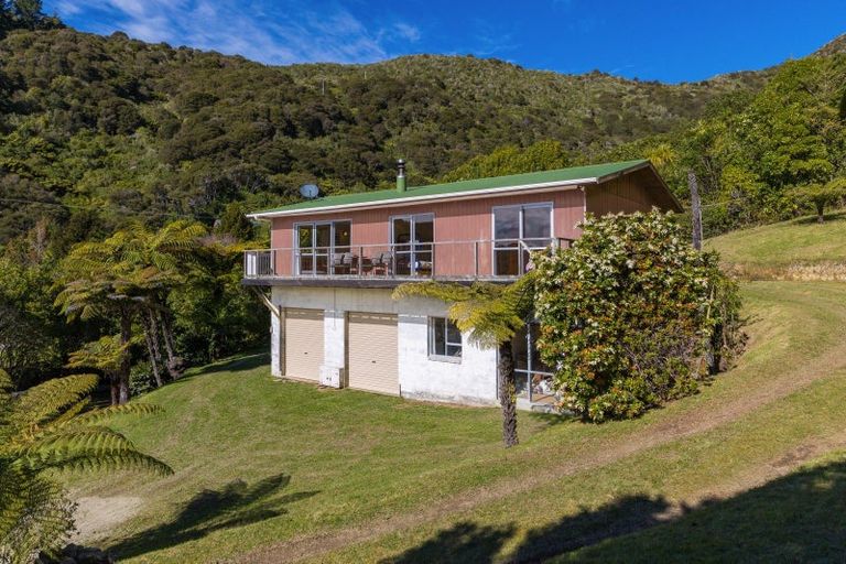 Photo of property in 240 Moetapu Bay Road, Moetapu Bay, Linkwater, 7282