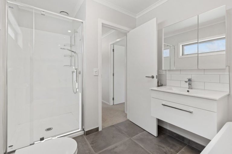 Photo of property in 8 Hokioi Drive, Kenepuru, Porirua, 5022