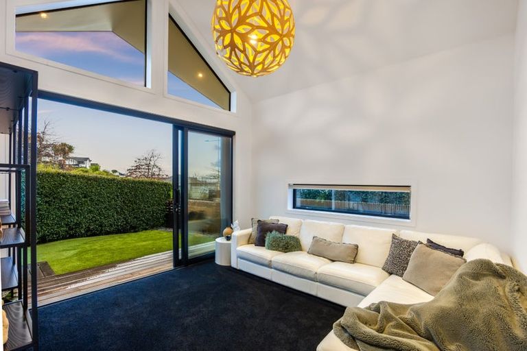 Photo of property in 16 Tuatini Place, Long Bay, Auckland, 0630