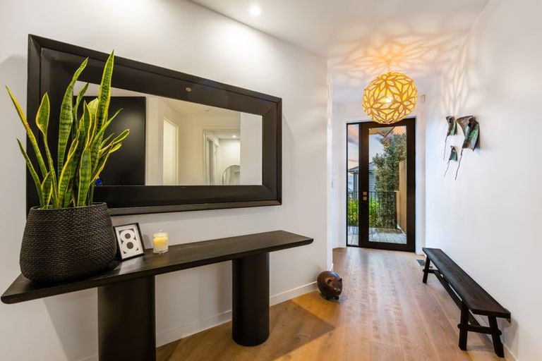 Photo of property in 16 Tuatini Place, Long Bay, Auckland, 0630