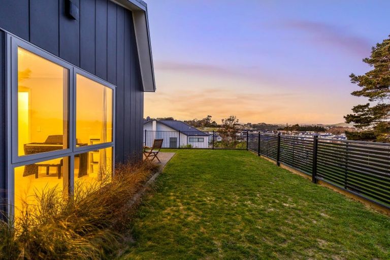 Photo of property in 8 Hokioi Drive, Kenepuru, Porirua, 5022