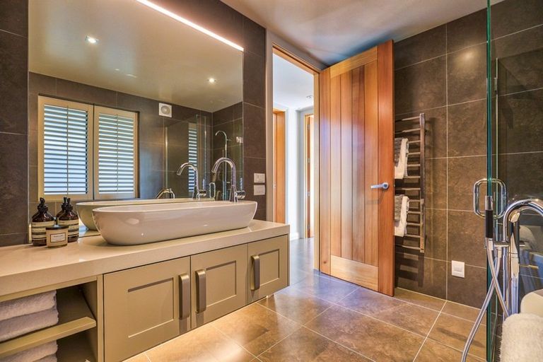 Photo of property in 8 Waimana Place, Wanaka, 9305