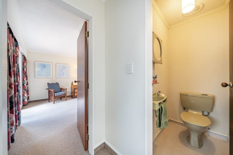 Photo of property in 11 Observatory Close, Whitby, Porirua, 5024
