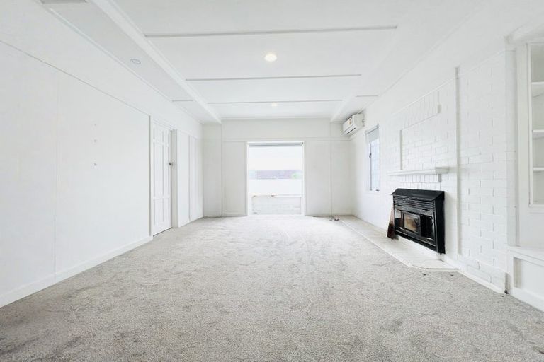 Photo of property in 279 Massey Road, Mangere East, Auckland, 2024