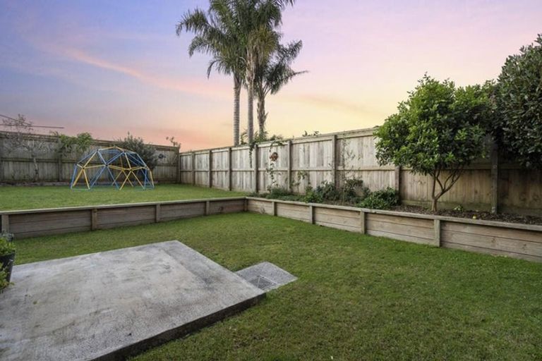 Photo of property in 2 Halyard Loop, Haruru, 0204