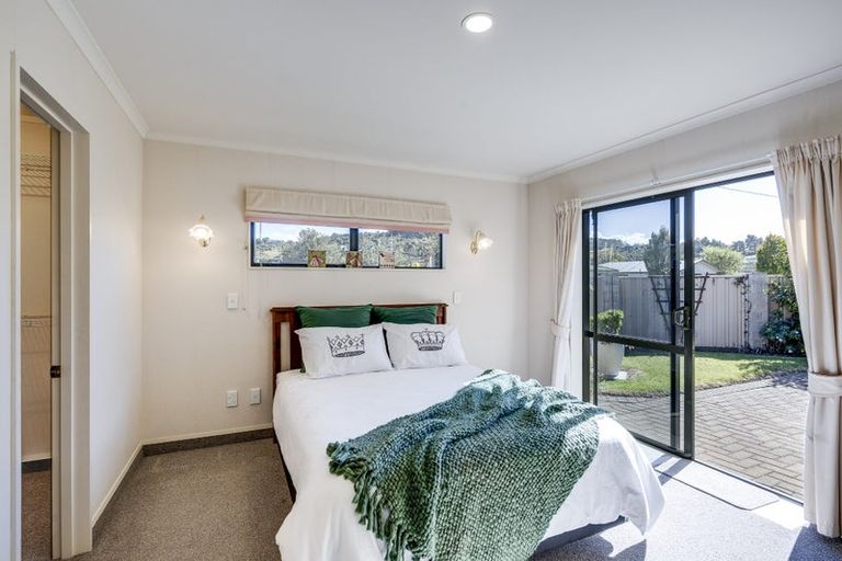 Photo of property in 35 Beaufort Place, Taradale, Napier, 4112