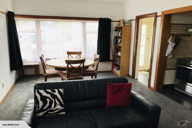 Photo of property in 16 Toru Street, Lyall Bay, Wellington, 6022