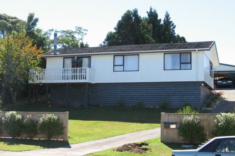 Photo of property in 64 Oreil Avenue, West Harbour, Auckland, 0618
