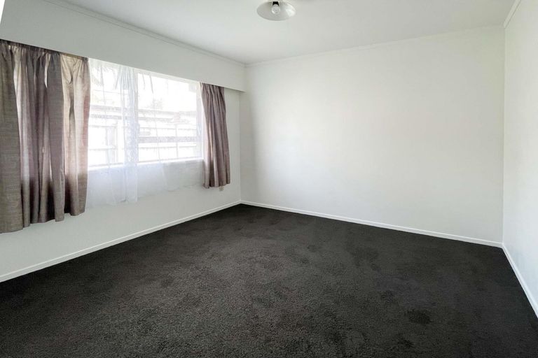 Photo of property in 18b Challen Close, Conifer Grove, Takanini, 2112