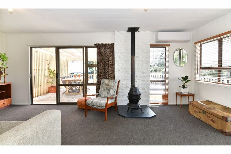 Photo of property in 30 Holiday Road, Stanmore Bay, Whangaparaoa, 0932