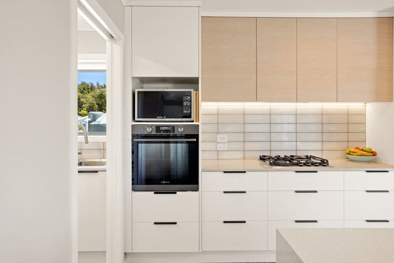 Photo of property in 116 Stratford Drive, Cable Bay, 0420