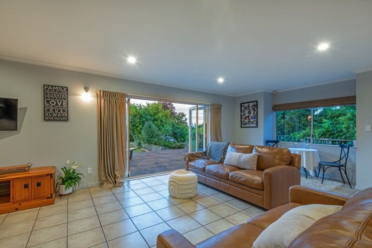 Photo of property in 76 Polson Hill Drive, Aokautere, Palmerston North, 4471