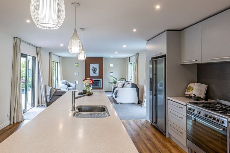 Photo of property in 321 Gardiners Road, Harewood, Christchurch, 8051