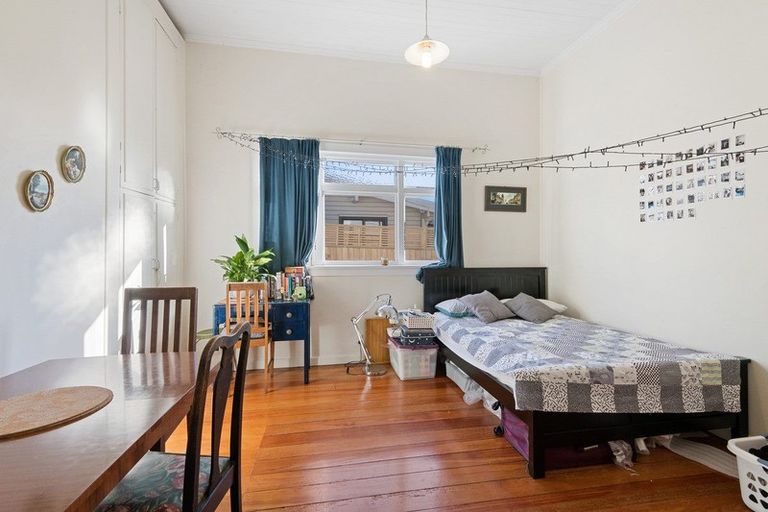 Photo of property in 1/22 Martindales Road, Heathcote Valley, Christchurch, 8022