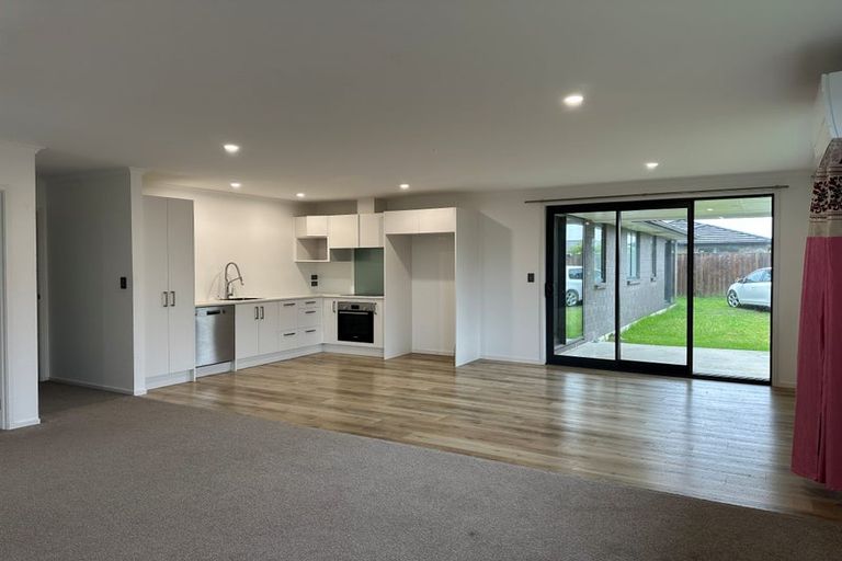 Photo of property in 11 Tauroa Drive, Tuakau, 2121