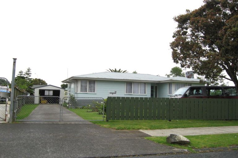 Property details for 5 Harvard Place, Mangere, Auckland, 2022