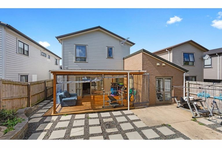 Photo of property in 22 Taiaapure Street, Weymouth, Auckland, 2103