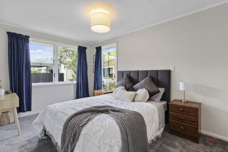 Photo of property in 396 Mairehau Road, Parklands, Christchurch, 8083