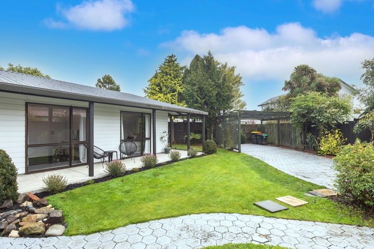 Photo of property in 2/48 Mcfaddens Road, St Albans, Christchurch, 8052