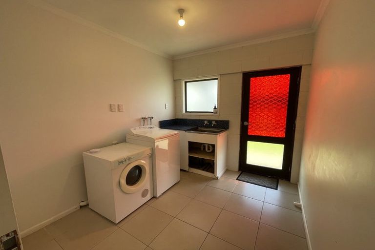 Photo of property in 37 Herekawe Drive, Spotswood, New Plymouth, 4310