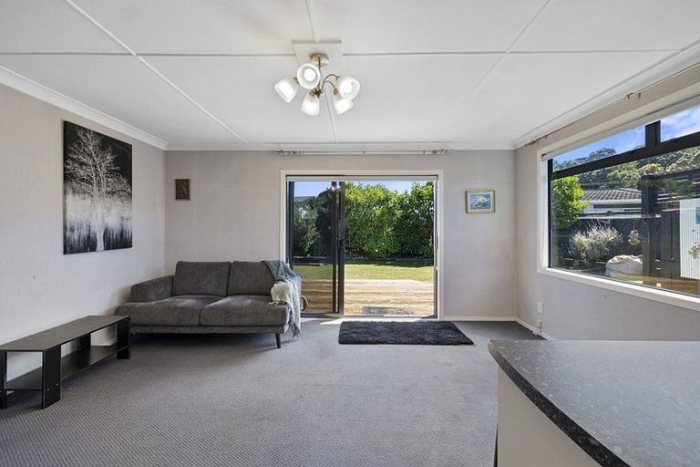 Photo of property in 15a Naumai Place, Spotswood, New Plymouth, 4310