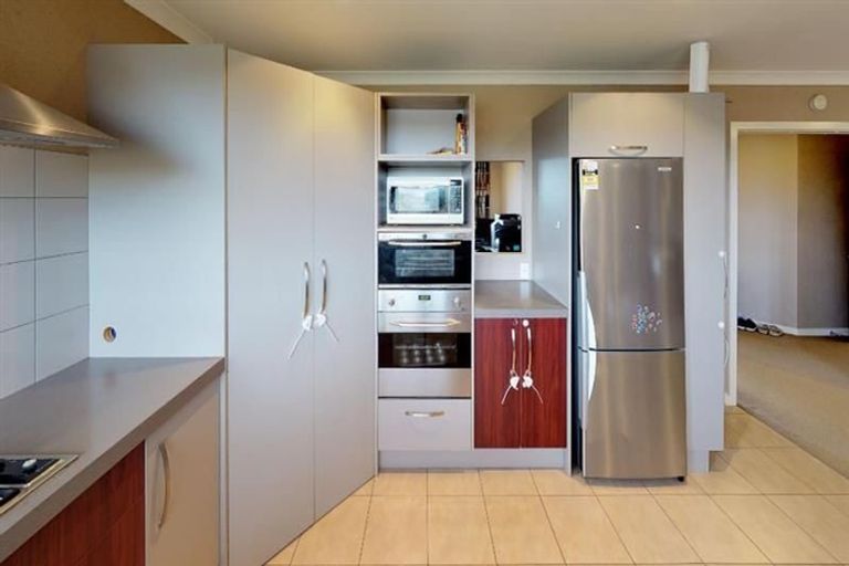 Photo of property in 19 Johnstone Drive, Fitzherbert, Palmerston North, 4410