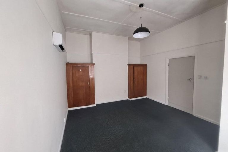 Photo of property in 25 Myrtle Crescent, Mount Cook, Wellington, 6021