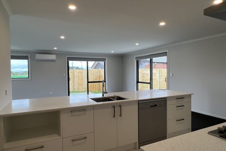 Photo of property in 58 Waruhia Crescent, Rototuna North, 3281