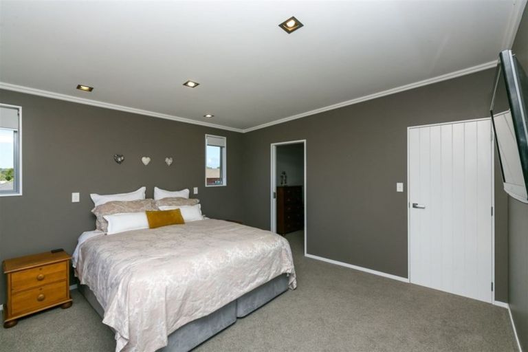 Photo of property in 18 Parkvue Drive, Bell Block, New Plymouth, 4312