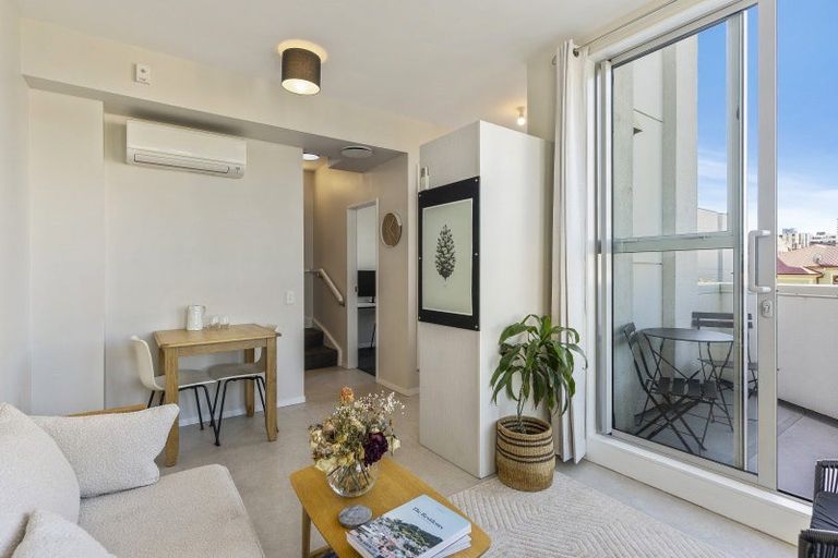 Photo of property in 31 Karo Drive, Te Aro, Wellington, 6011