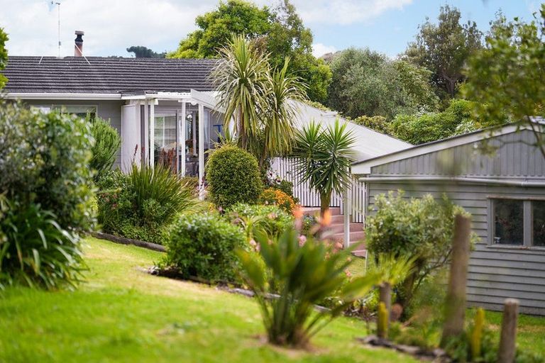 Photo of property in 49 Paetawa Road, Peka Peka, Waikanae, 5391