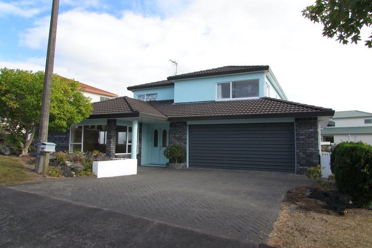 Photo of property in 1/36 Whiting Grove, West Harbour, Auckland, 0618