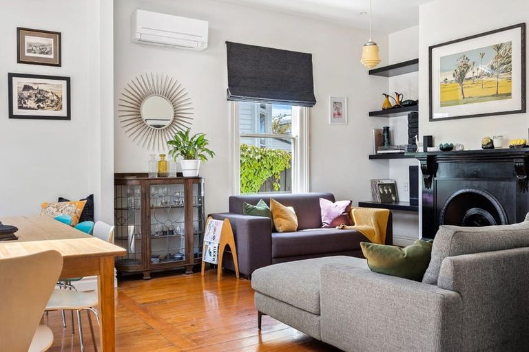 Photo of property in 131 Somerfield Street, Somerfield, Christchurch, 8024