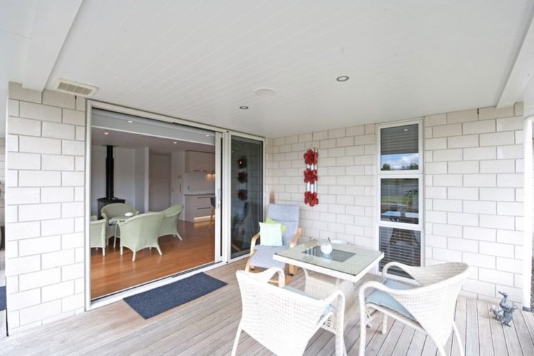 Photo of property in 94 Lisland Drive, Kinloch, Taupo, 3377